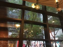 -星巴克(上海虹桥新天地二店)