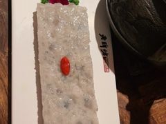-老牌坊云南鱼豆花火锅(哈西万达店)