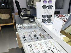 -视野联行眼镜•蔡司•依视路(温江店)