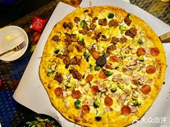 牛肉/至尊双拼披萨-秀·爱尔兰餐吧(上海路店)