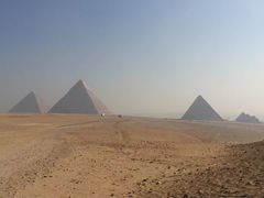 -吉萨金字塔群