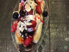 -莓园冰淇淋店