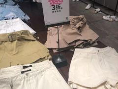 -URBAN REVIVO(高德置地广场·春广场店)