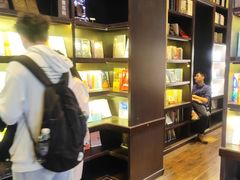 -钟书阁(松江泰晤士小镇店)