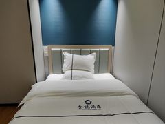 -全悦酒店(广州天河林和西地铁站店)
