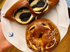 黑芝麻碱水-雀食面包店(钟楼店)