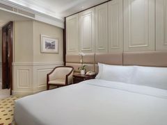 -深圳富苑皇冠假日套房酒店