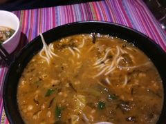 -香巴拉云南餐厅(华莱坞店)