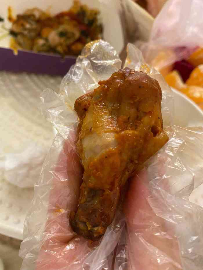 打分 这不就是街边经常有的奥尔良烤鸡腿吗,买了一对翅根比较小,全腿