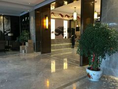 -铂逸梦秦酒店(横店梦幻谷店)