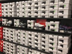 -NIKE上海青浦优选体验店