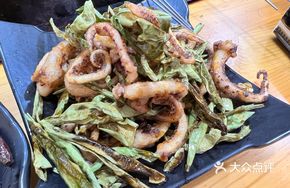 Dried Chili Squid Feet