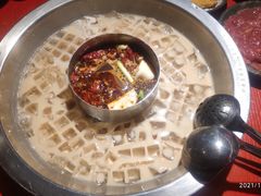 -谭鸭血老火锅(万象九宜城店)