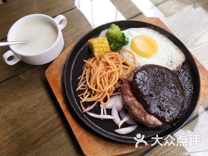 初客牛排(石龙仔店)经典牛排图片 第2张