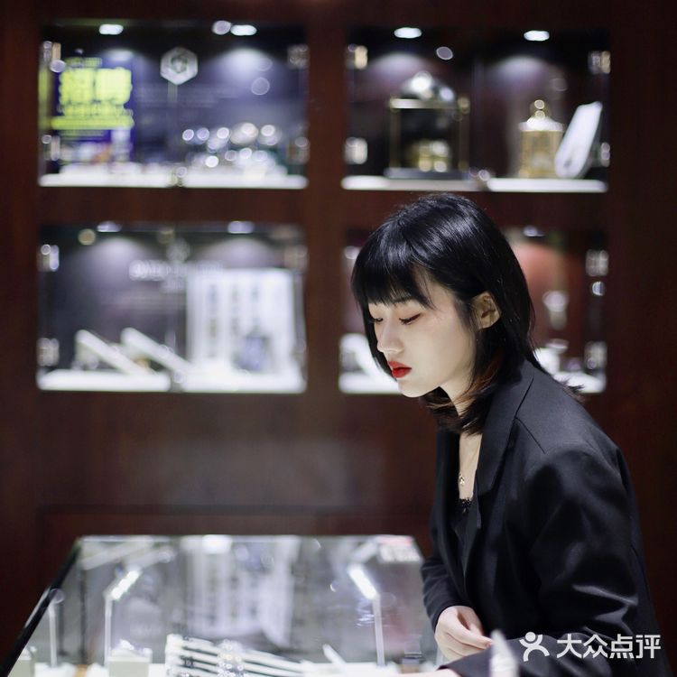 上海探店 | 藏在新天地的宝藏二手中古奢侈品店 