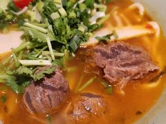 手切酸菜牛腱子面-陳八两面家(滨江天街店)