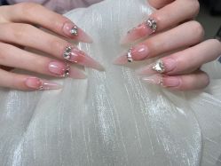 -UN·桃喜日系美睫美甲