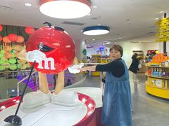 -m豆巧克力世界(上海世茂广场店)