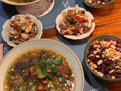 -八月美食小馆(银泰城总店)