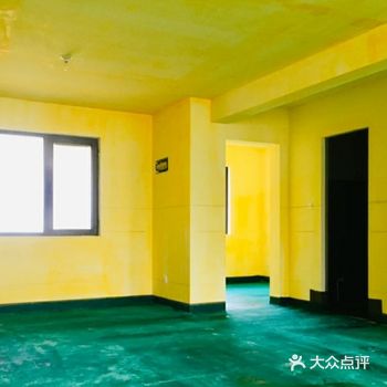 装修公司一进场就把家里刷成黄墙绿地有用吗?只是花钱刷了个好看