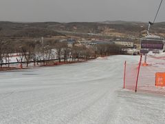 -庙香山滑雪场