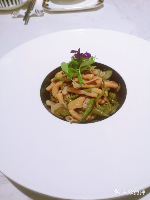 上上瓷·艺境川菜(IFS旗舰店)烧椒鹅肠图片