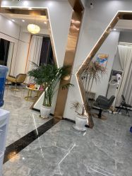 -V8潮牌·接发烫染连锁