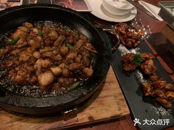 绿茶餐厅(成都万象城店)酱爆石锅蛙图片