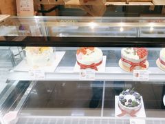 -花花卷卷·鲜食蛋糕(静安久光百货店)