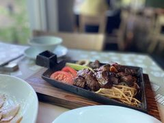 -穹六人间 people 6(岳阳路店)