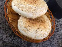 烧饼-清真喜兰老丁羊汤特色小吃