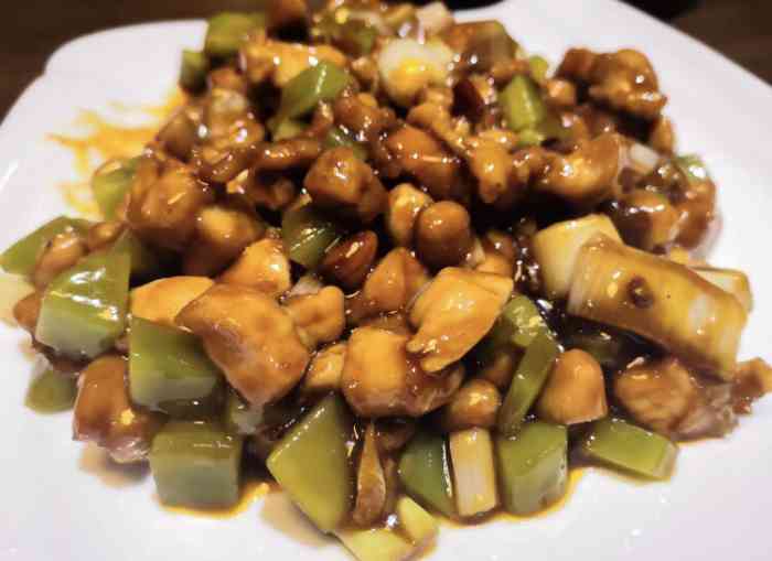 柒号餐厅(新福园店)-"菜量可以的!「土豆烧牛腩」老年人可以吃的.