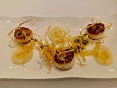 煎深海扇贝配欧洲白萝卜泥-Jean Georges