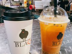 拿铁咖啡latte-BLAQ咖啡(骏豪店)