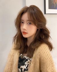 -变画·发型STUDIO