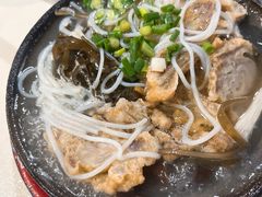 -刚砂锅鸡丝米线