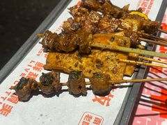 -威记烧嘢·南宁烧烤·超级生牛(绿地店)