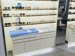 -视野联行眼镜·德国蔡司镜片·法国依视路·韩国凯米(温江店)