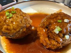 咸蛋黄狮子头-梅飞酒家(桑园路店)