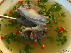 清炖羊骨汤-蘑菇拌面•正宗新疆菜