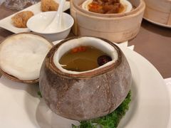 原只椰子炖竹丝鸡汤-海口万豪中餐厅·粤菜·海南菜· 平价海鲜·茶点· KTV包房