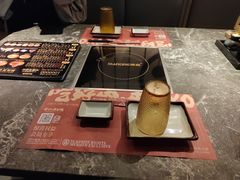 -牛YO寿喜烧·铁板烧和牛火锅自助(市府恒隆店)