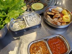 -哈哈碳都·牛肋条无限自助烤肉(台江万达店)