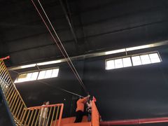 -嘿哟动霸CHUA·新潮玩运动娱乐中心·蹦床滑冰团建乐园