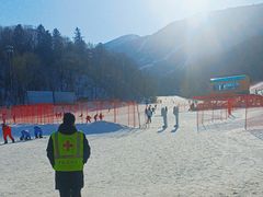 -亚布力新体委滑雪场