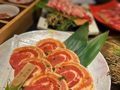 -山川小町·极番烧肉(新地假日广场店)