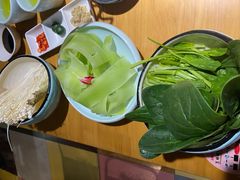-洪氏嗨捞·广东猪肚鸡·椰子鸡火锅(西咸万象城店)