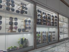 -翰佐蔡司小乐圆·依视路星趣控·暴龙眼镜折扣店
