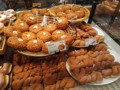 -巴黎贝甜(大宁国际商业广场店)