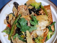 -伊带伊路新疆美食府(呼家楼店)